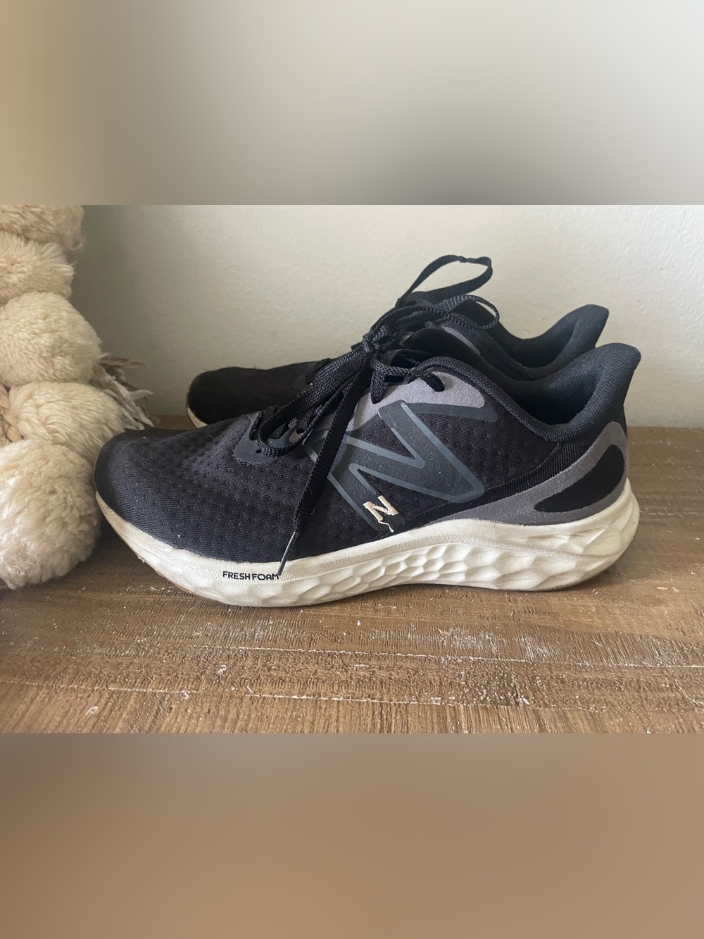 New Balance size women’s 9 Black & Gray Fresh Foam Trainers